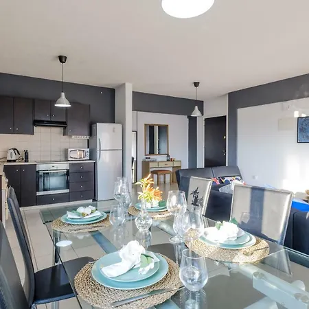 Daire Kritonas' Place *